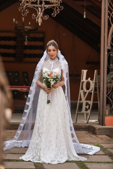 Vestido de noiva para Ariana 👗 Jogue Grátis Vestido de noiva para Ariana -  Prinxy